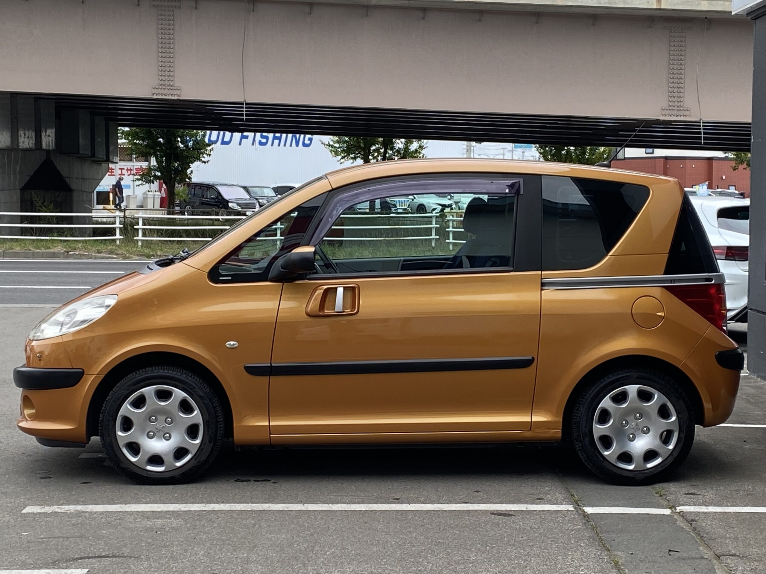 プジョー 1007 1 4 ルノー弘前 千葉商会 高田店 輸入車 中古車の販売 買取を行っています